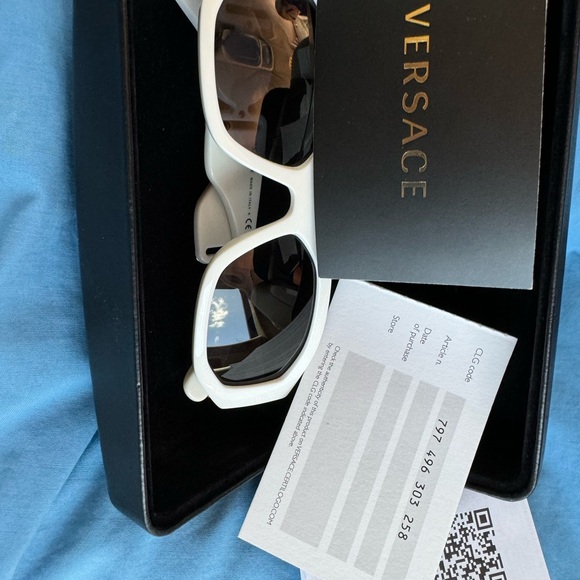 Authentic Versace Sunglasses - Picture 6 of 16